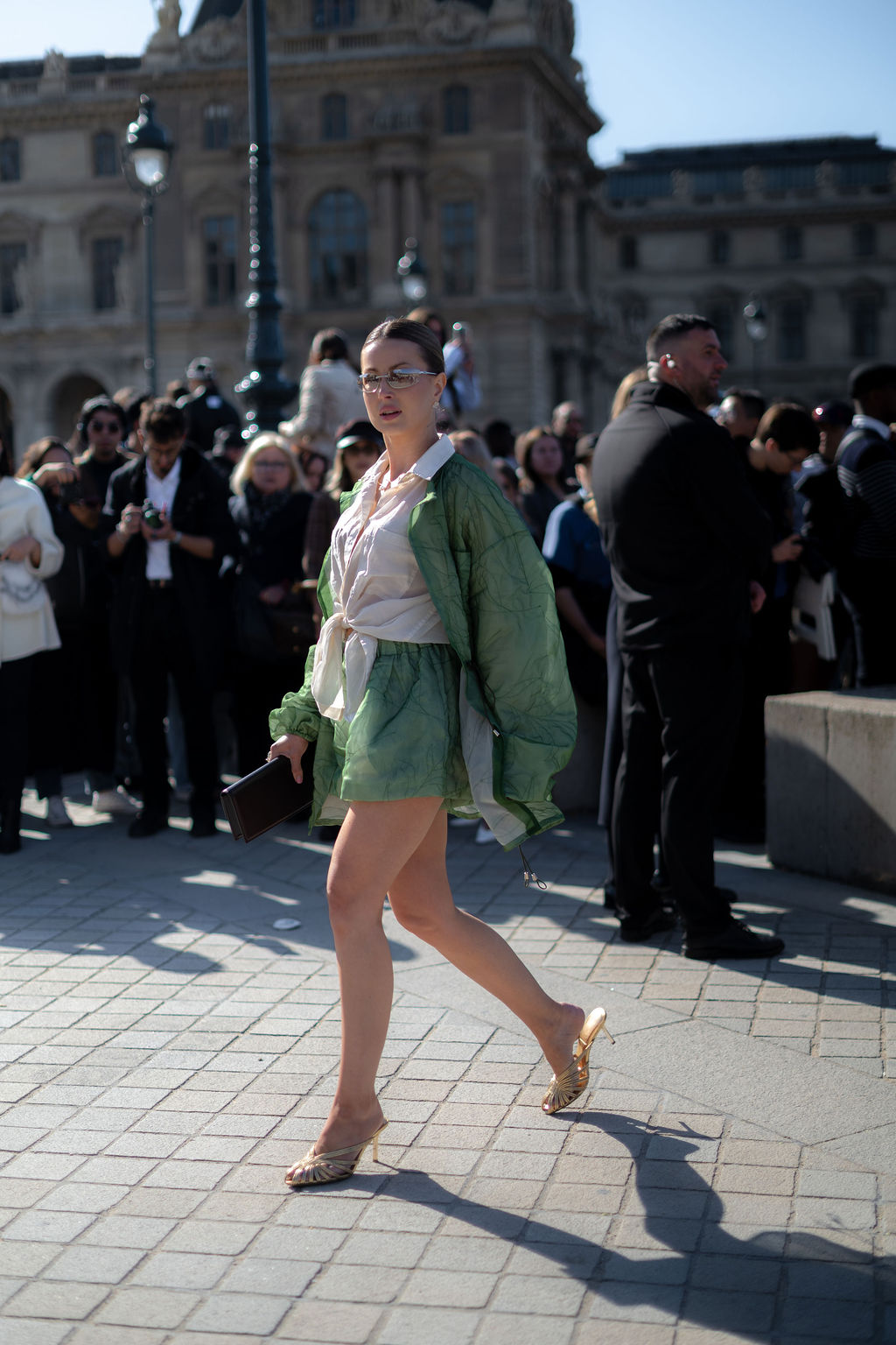 Look photographié pendant le défilé Louis Vuitton pendant la Fashion Week de Paris