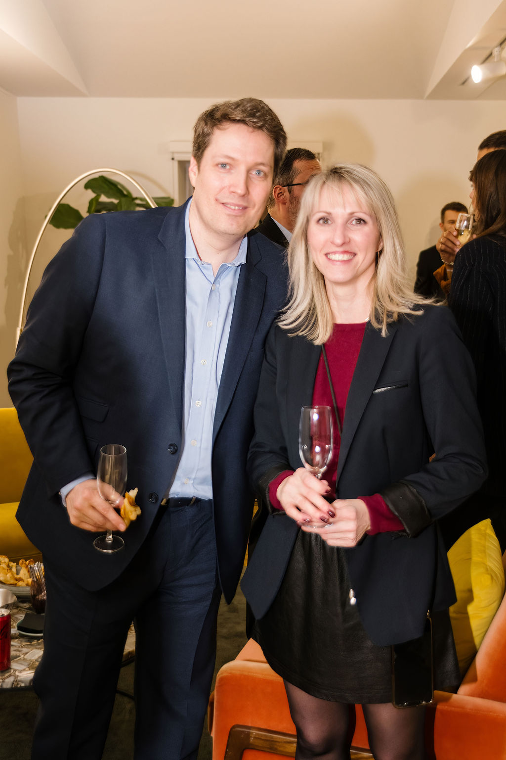 Photos des convives pendant un cocktail d'entreprise à Paris 8e