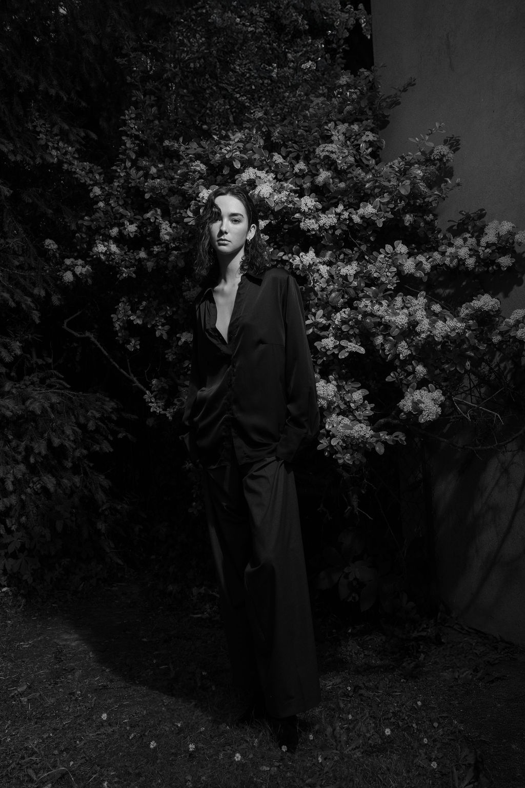 Shooting mode en extérieur à Paris dans un jardin