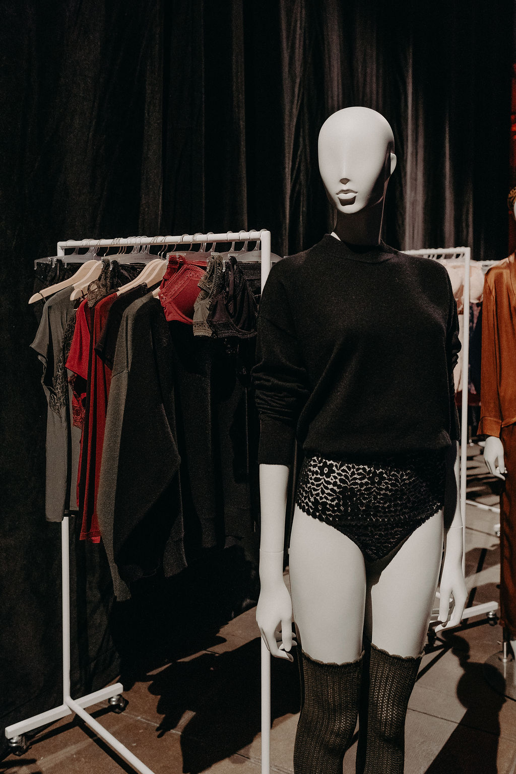 Mannequin lingerie lors d'un évènement Princesse Tam Tam