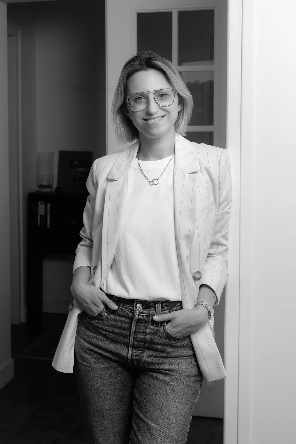 Séance portrait corporate en studio pour une coach à Paris